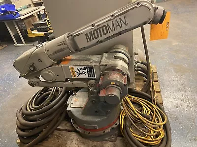 YASKAWA MOTOMANYR-K6-C000ROBOTIC ARM W/ YASNAC MRC CONTROLLER • $3800