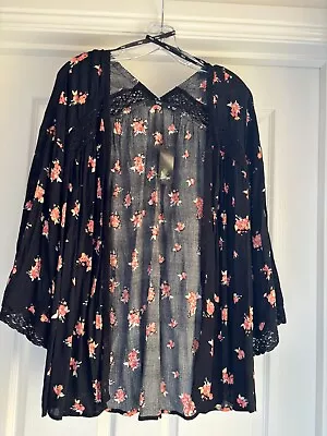 Sportsgirl Floral Kimono Size 14 BNWT  • $50