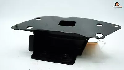 05-07 Infiniti G35 Coupe OEM Left Side Bumper Bracket 1064 • $17.50