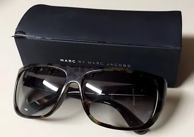 MARC BY MARC JACOBS~Black Large Oversized Square Striped Sunglasses With Case • $15.95