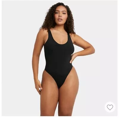 Maidenform M Women's Seamless Smoothing Bodysuit MST001 - Black M • $9.99