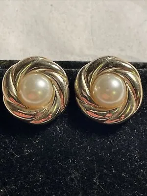 Vintage Faux Gold And Pearl Clip On Earrings • $8