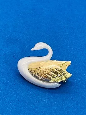 Vintage Signed Avon Graceful Swan White & Gold Tone Figural Bird Brooch Pin • $7.99