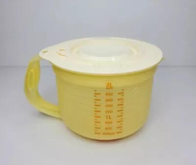 TUPPERWARE Mix N Store Mixing Measuring Jug 2L Bakeware Accessory Bake 2 Basics • $30