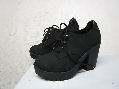 HM Divided Heel Boots Womens 5.5 Black Lace Up Eyelets Heels Tie Smooth Solid • $8.39