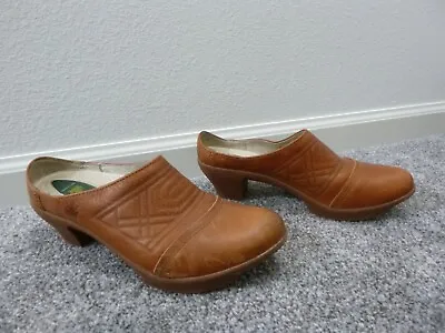 El Naturalista Brown Tooled Leather Pointed Slip On Heel Clogs Mules Slides 6 36 • $7.99