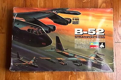 Monogram 1969 B-52 Stratofortress 1/72 # PA215 (Missing Electric Motor Pack) • $110