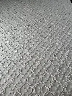 *Tufted Trellis & Pops* Vintage Eggshell White Chenille Bedspread~70x96 +Fringe • $64