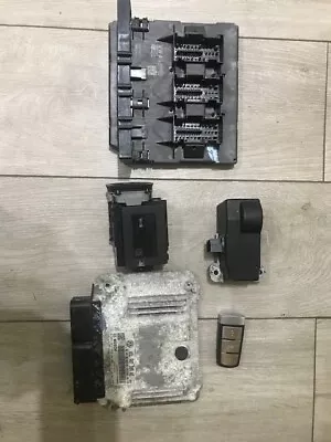 2012 VW Passat B7 2.0 TDi Engine ECU KIT Ignition Key CCM Steer Lock 03L907309AE • £135