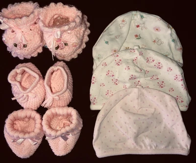 £2 • Buy Baby Hats & Bootees 0-3 Months