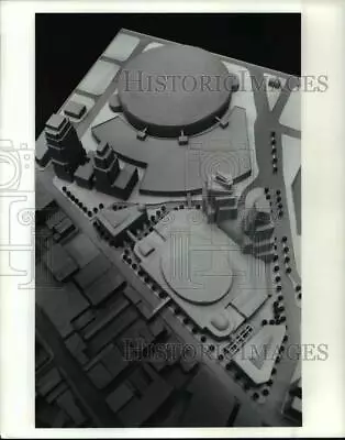 1990 Press Photo Bart Wolstein'S Proposed Arena Complex Mock Up - Cvb53354 • $15.99