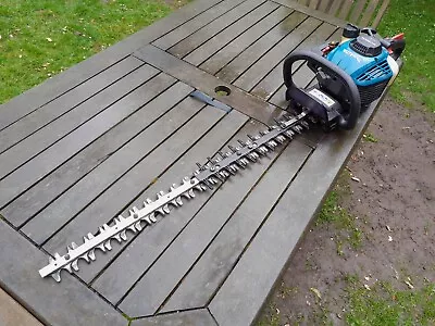 MAKITA EH7500W PETROL HEDGE TRIMMER 30  Inch Bar • £10.50