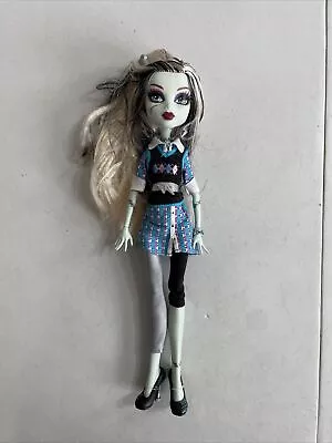 Monster High Mattel School's Out Frankie Stein Doll W/ Outfit Shoes Earrings • $29