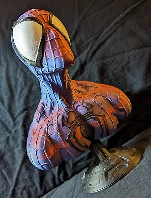 A Spiderman Bust. Marvel Comics Statue  • $55