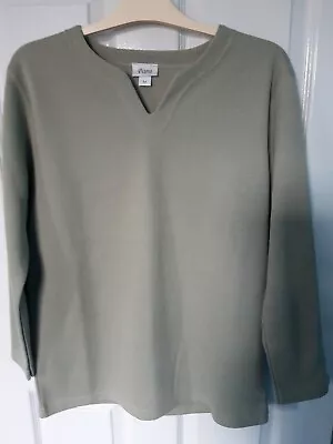 Ladies Green Mackays Jumper Medium • £4