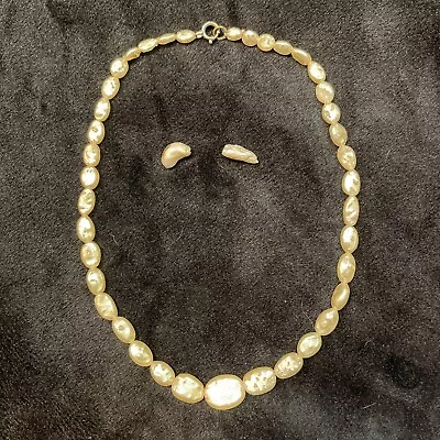 Vintage Graduating Six Mother Of Pearl Single Strand Choker Style Bead Necklace • $22