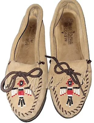 Minnetonka Womens 9 Moccasin Shoes Tan Suede Thunderbird Beads Slip On • $29.99