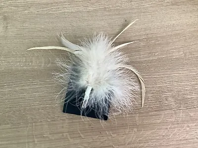 £3.95 • Buy New Ivory Clip Feather Fascinator
