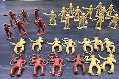 Vintage Lot Of 31 Cowboys Plastic Toy Figures 2  • $8.50