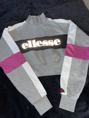 £7.50 • Buy Ellesse Cropped Jumper