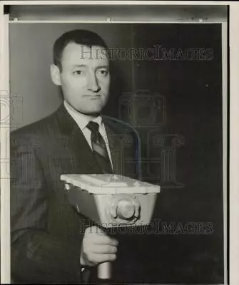 1966 Press Photo Manned Spacecraft Center Engineer Max Engert With Camera Mockup • $19.99