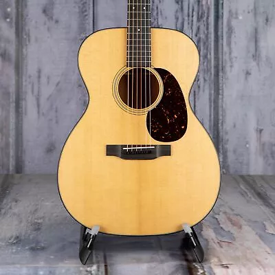 Martin 000-18 Natural • $2799