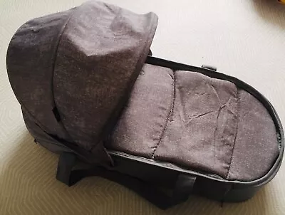 £40 • Buy Maxi-Cosi Laika 2 Soft Carrycot Carry Cot Grey Used Once