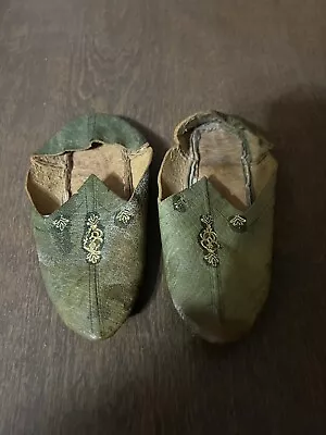 Vintage Worn Leather Kids Shoes Slippers Green  Roughly 6  Long 1.5  Wide Fair • $5.99