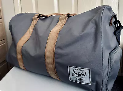 Herschel Novel Duffel Gym/Travel Bag - Grey - Classic 42.5L • £10