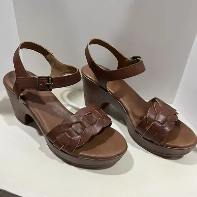 BOC Born Concept Women's Size 8 Brown Sandals EUC • $24.99