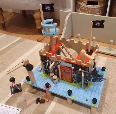 £15 • Buy Le Toy Van Buccaneer's Pirate Fort