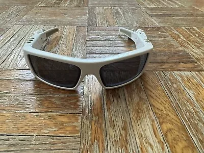 Oakley Thump 2 Mp3 Polished White Sunglasses 512MB Music Player • $300