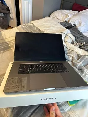 MacBook Pro 16 Inch - Intel I9 - 32GB DDR4 - 2TB SSD - Intel UHD Graphics 630 • $1600