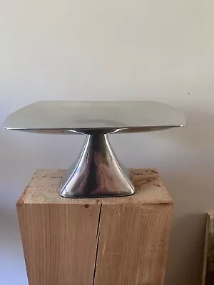 Silver Metal Pedestal Stand Modern  • $19.99