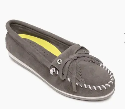 $34.99 • Buy Minnetonka Kilty Plus Women's Grey Suede Fringe Shoes•Moccasins Size 8.5M