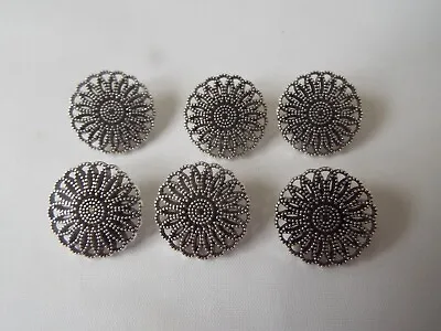 Pack Of 6 Tibetan Style Flower Metal Buttons Silver Coloured 16mm P89 • £3.95