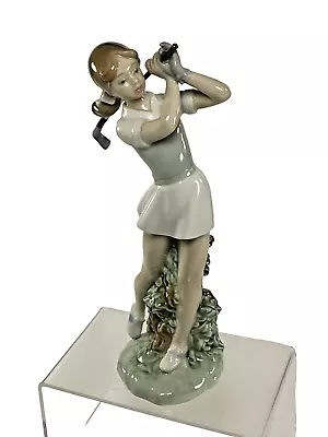 Vintage NAO Lladro 9.5'' Lady Golfer Out Of The Rough Porcelain Figurine #450 • $80.99