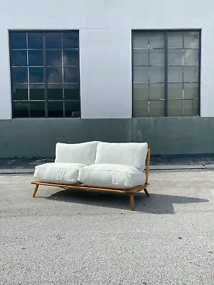 Mid Century Danish Armless Daybed Sofa In Boucle Fabric • $1050