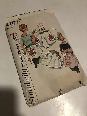 Vintage Simplicity Pattern #4737 Misses’ Aprons W/ Transfer-Appliqué & Smocking • $8