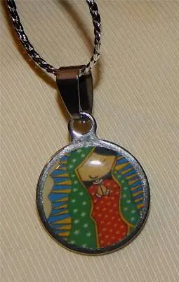 Lovely Small Round Stainless Steel Virgencita Plis Cuidame Mucho Medal Necklace • $9.74