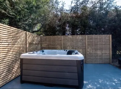 6 Person Hot Tub With Cover - Barely Used • £2249