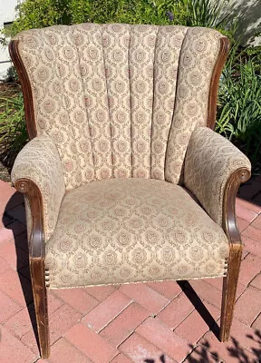 Vintage 1950's Fluted Queen Anne Wing Channel Back Chair • $175