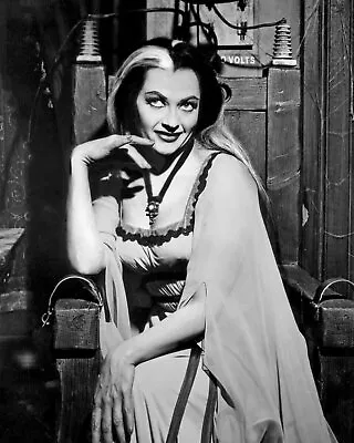 Actress YVONNE De CARLO Lilly Munster Classic TV Show Picture Photo 5  X 7    • £9.17