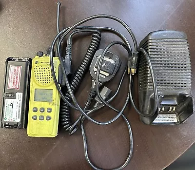 MOTOROLA XTS3000 RADIO 450 To 512 UHF WITH CHARGER MIC AND EXTRA BATTERY USED • $100