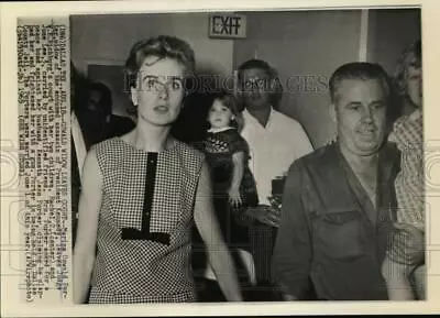 1965 Press Photo Marina Oswald Potter And Children Leave Judge Richburg's Court. • $16.99