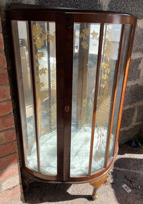 £30 • Buy 1930's Mahogany Bow Fronted China / Display Cabinet.