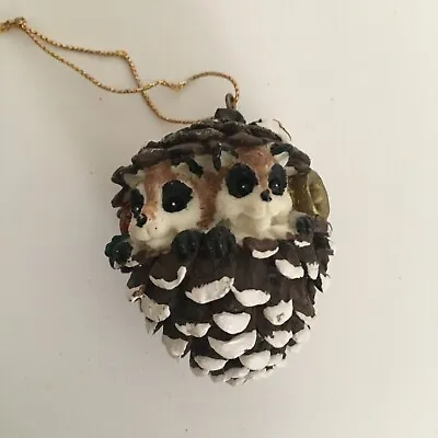 Unique Pine Resin Racoons Peeking Christmas Ornament 3  Collectible • $9.63