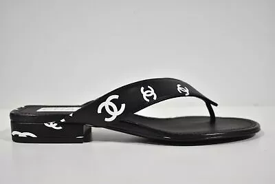 Chanel 22S Black White Printed Lambskin CC Logo Thong Flat Flip Flop Sandal 40.5 • £1895.11