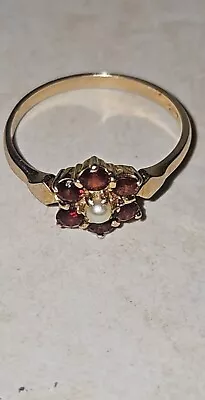 Pretty 9ct Gold Garnet & Seed Pearl Daisy Cluster Ring Size O 1.7G • £47