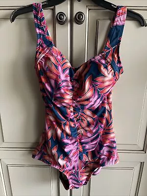 Maxine Of Hollywood Runched Floral One Piece Swimsuit Sz 10 Lightly Padded • $18.99